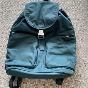 Green lulu lemon back pack